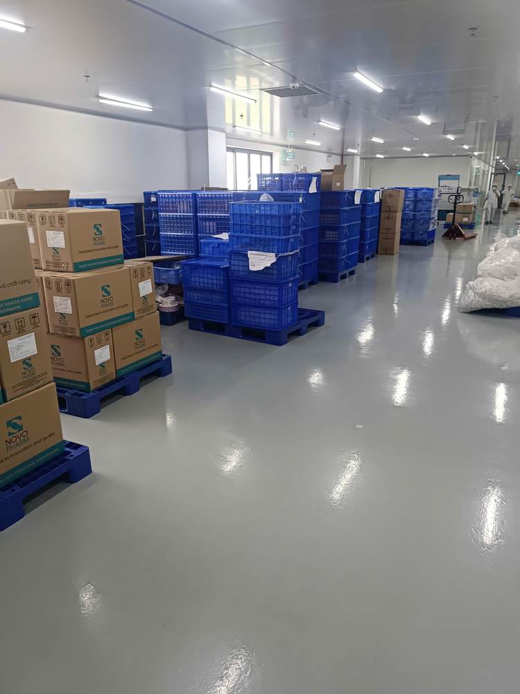 Tầng 2 sảnh trung chuyển, sàn epoxy