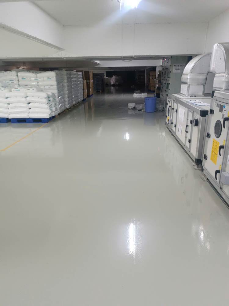 Tầng 3 khu nhiên liệu, pallet hai bên